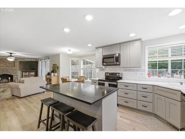 2009 FLAG STONE Ct, Keizer, OR 97303