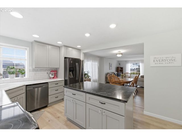 2009 FLAG STONE Ct, Keizer, OR 97303