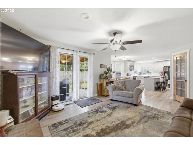 2009 FLAG STONE Ct, Keizer, OR 97303