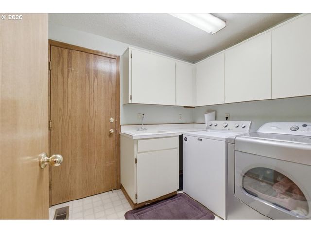 2009 FLAG STONE Ct, Keizer, OR 97303