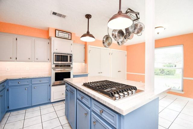 2814 Foxfire Circle, Missouri City, TX 77459