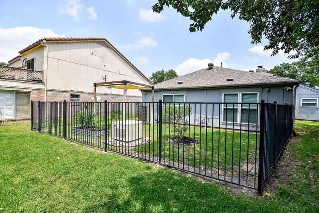 2814 Foxfire Circle, Missouri City, TX 77459