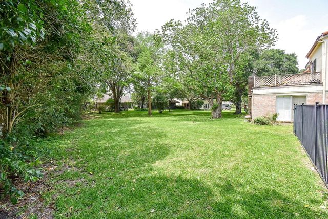 2814 Foxfire Circle, Missouri City, TX 77459