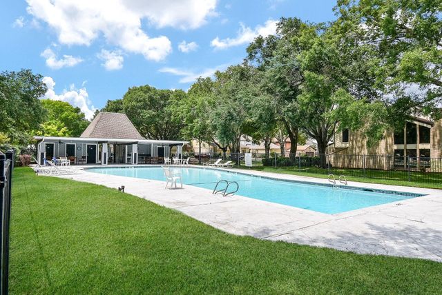 2814 Foxfire Circle, Missouri City, TX 77459