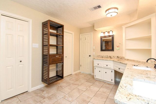 2814 Foxfire Circle, Missouri City, TX 77459