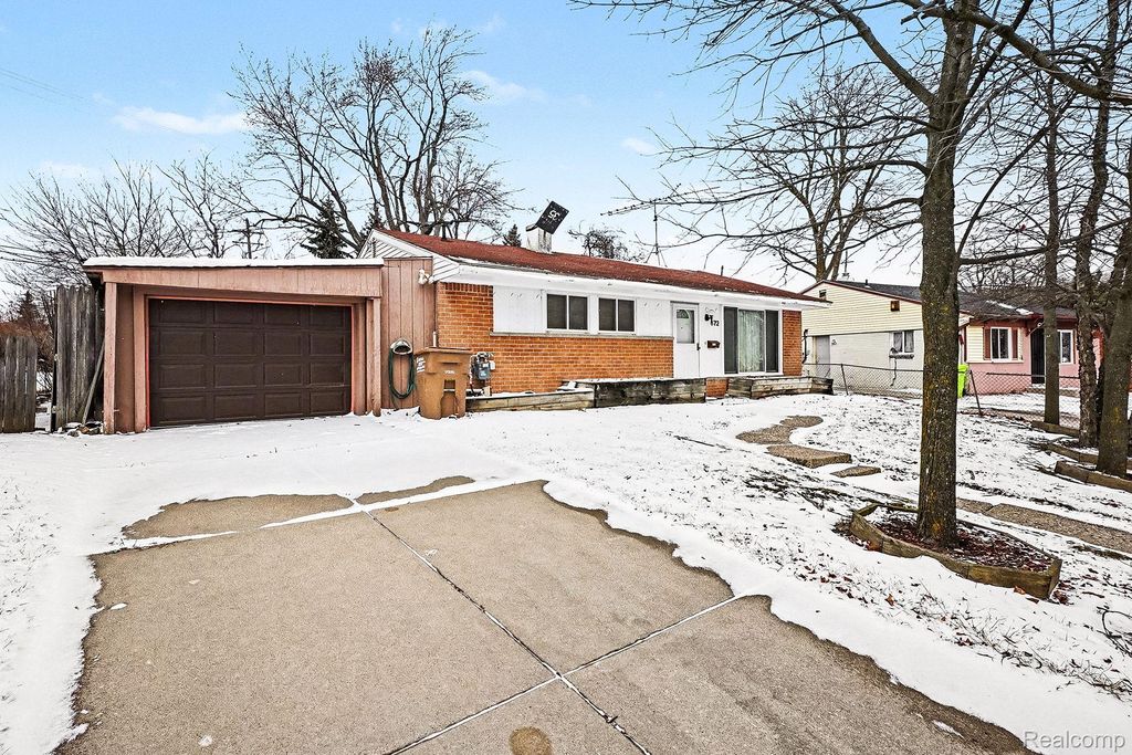 672 Linda Vista Drive, Pontiac, MI 48342