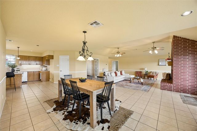 1240 Schumann Road, Bellville, TX 77418