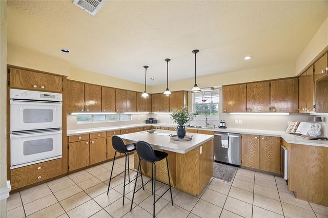 1240 Schumann Road, Bellville, TX 77418
