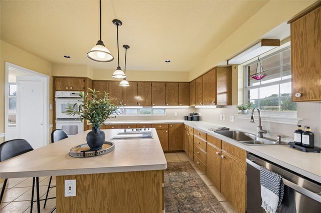 1240 Schumann Road, Bellville, TX 77418