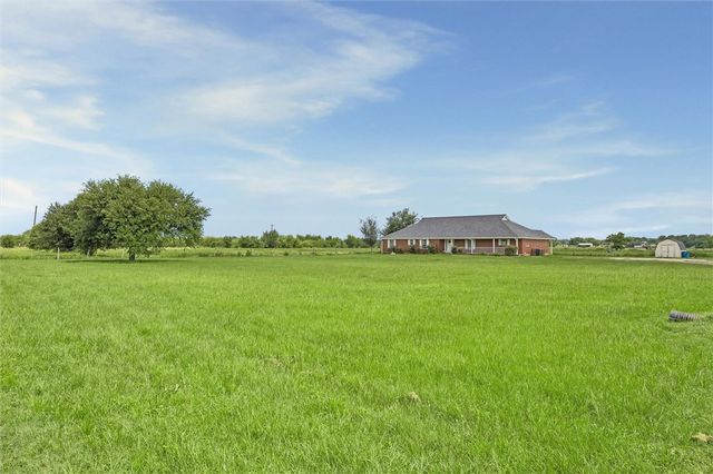1240 Schumann Road, Bellville, TX 77418