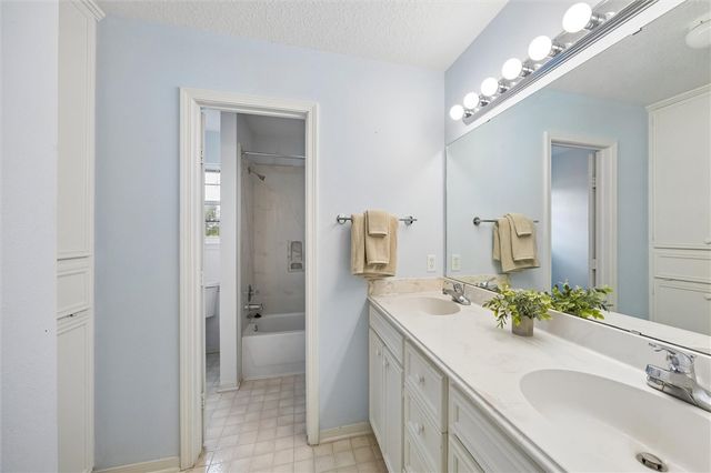 1240 Schumann Road, Bellville, TX 77418