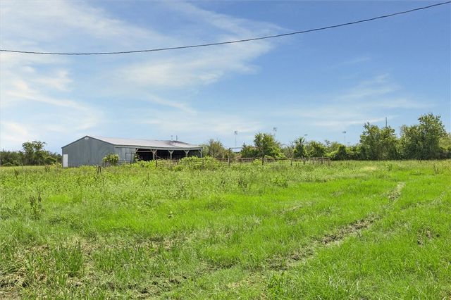 1240 Schumann Road, Bellville, TX 77418