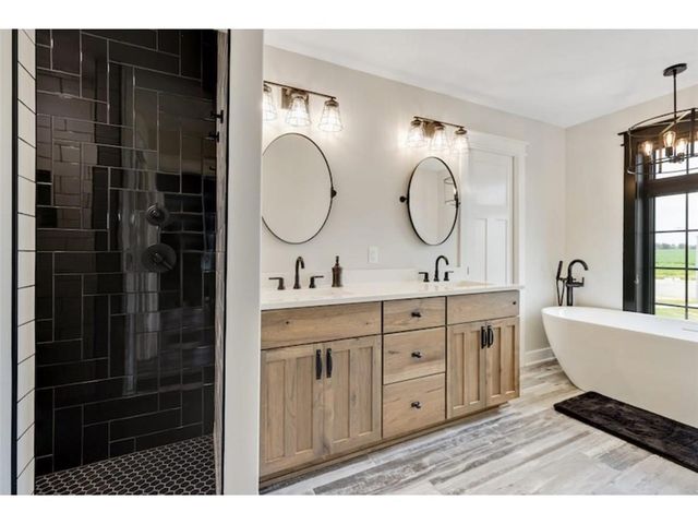 6129 NE Sherman Drive, Ankeny, IA 50021