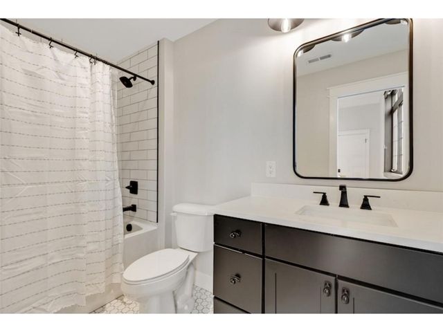 6129 NE Sherman Drive, Ankeny, IA 50021