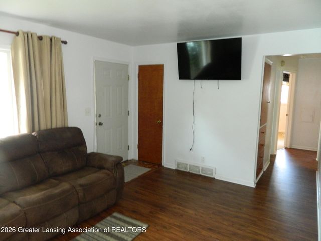 4123 Devonshire Avenue, Lansing, MI 48910