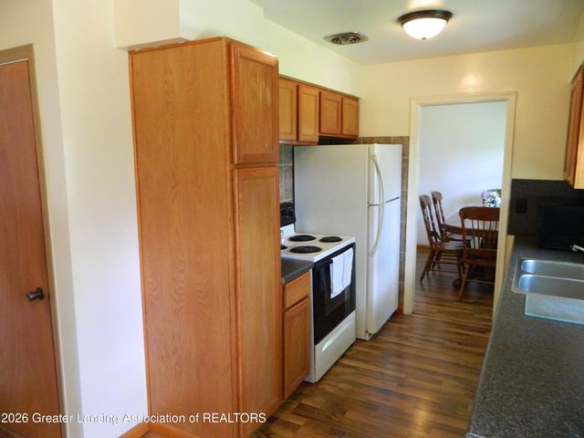4123 Devonshire Avenue, Lansing, MI 48910