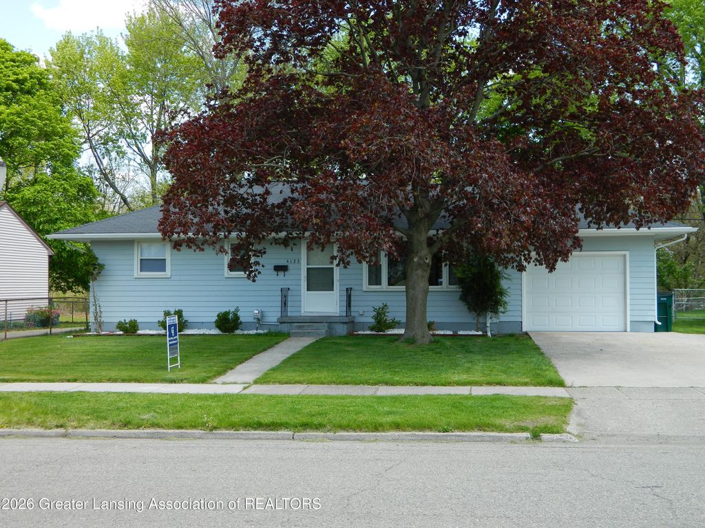 4123 Devonshire Avenue, Lansing, MI 48910