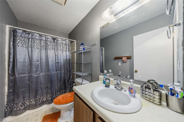 801 & 807 E Mckinley Avenue, Des Moines, IA 50315