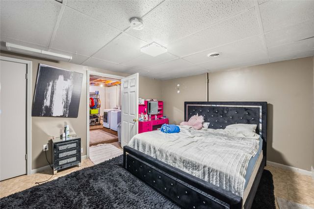 801 & 807 E Mckinley Avenue, Des Moines, IA 50315