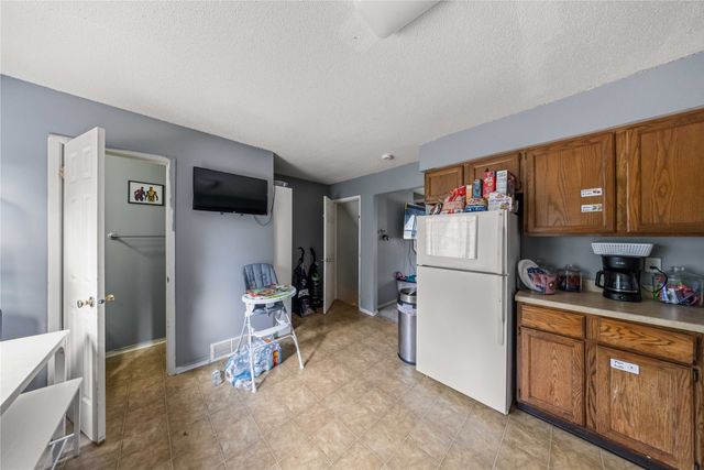 801 & 807 E Mckinley Avenue, Des Moines, IA 50315