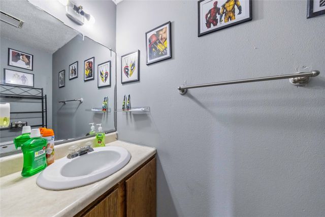 801 & 807 E Mckinley Avenue, Des Moines, IA 50315
