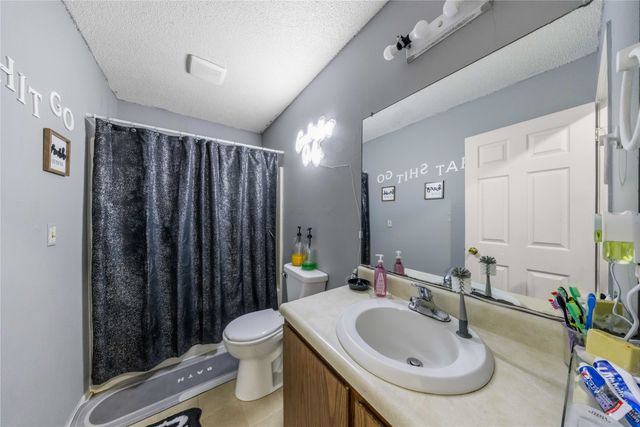 801 & 807 E Mckinley Avenue, Des Moines, IA 50315