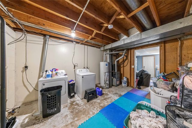 801 & 807 E Mckinley Avenue, Des Moines, IA 50315