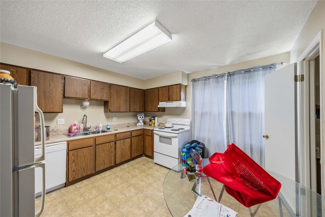 801 & 807 E Mckinley Avenue, Des Moines, IA 50315
