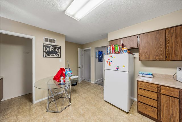 801 & 807 E Mckinley Avenue, Des Moines, IA 50315