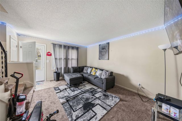 801 & 807 E Mckinley Avenue, Des Moines, IA 50315