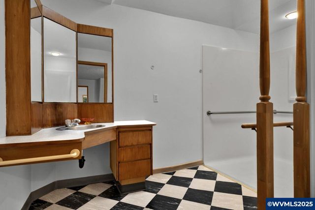 9790 NE Benton St, Newport, OR 97365