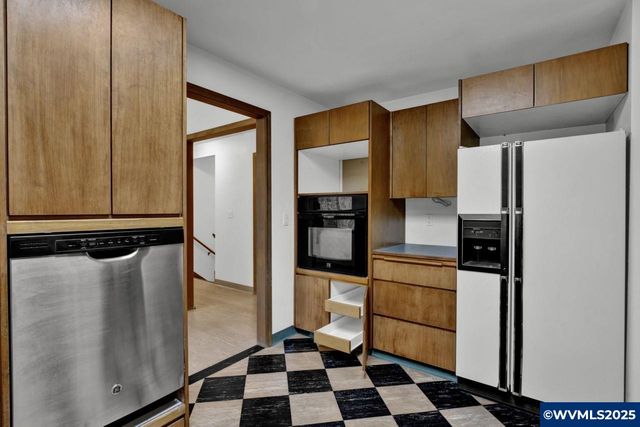 9790 NE Benton St, Newport, OR 97365