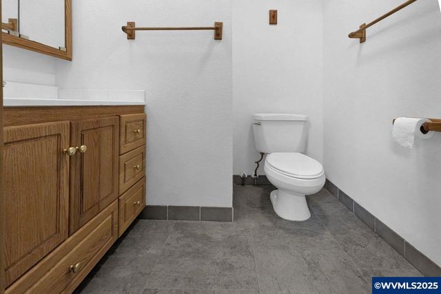 9790 NE Benton St, Newport, OR 97365