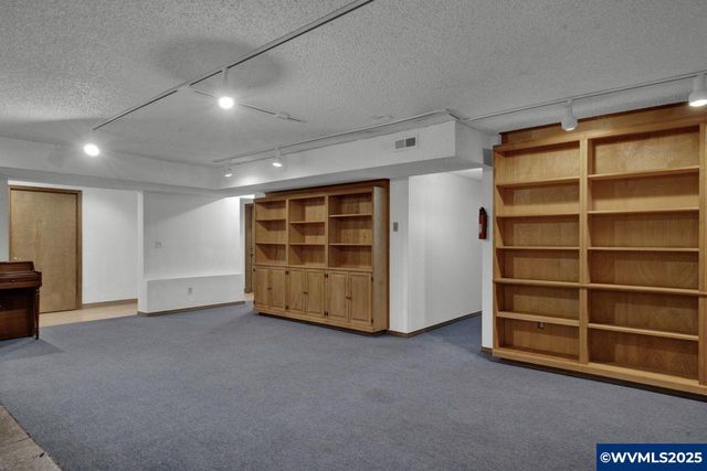 9790 NE Benton St, Newport, OR 97365