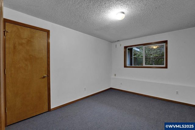 9790 NE Benton St, Newport, OR 97365