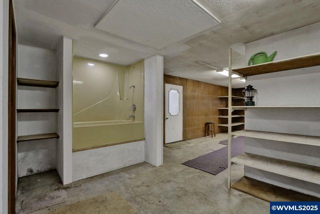 9790 NE Benton St, Newport, OR 97365