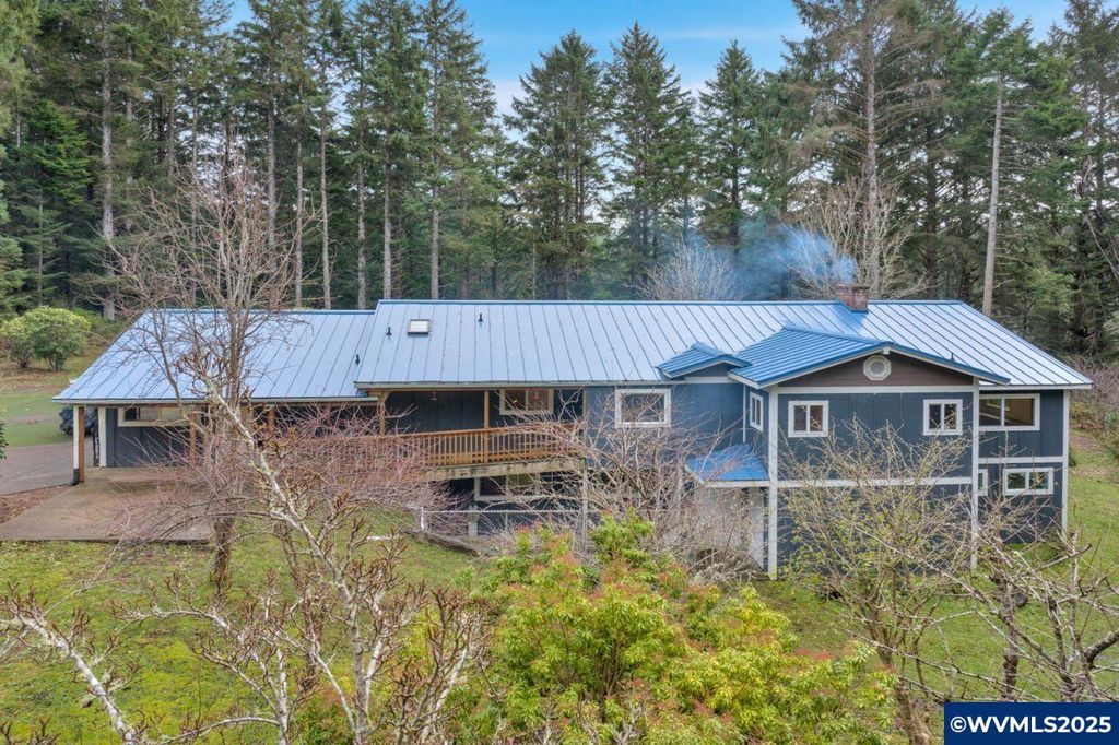 9790 NE Benton St, Newport, OR 97365