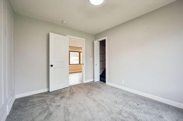 321 109th Avenue NW, Coon Rapids, MN 55448