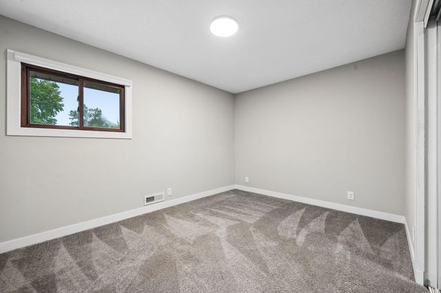 321 109th Avenue NW, Coon Rapids, MN 55448