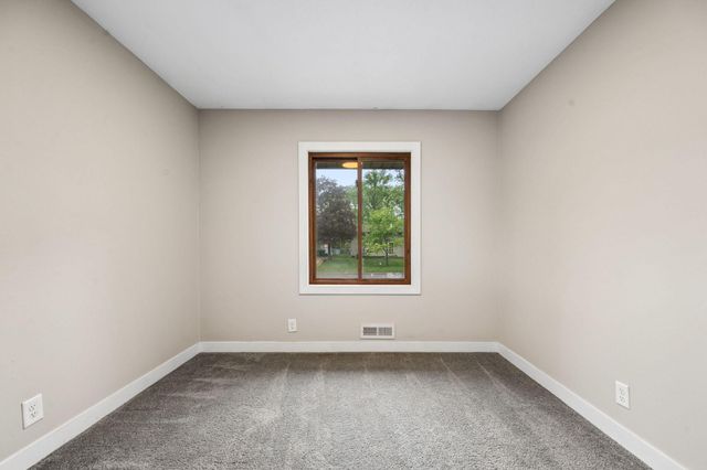321 109th Avenue NW, Coon Rapids, MN 55448