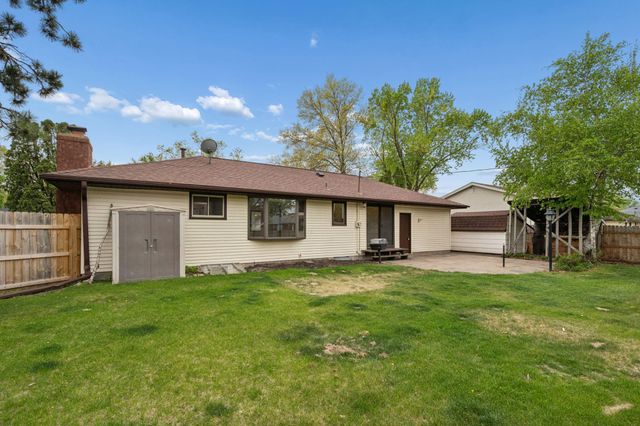 321 109th Avenue NW, Coon Rapids, MN 55448