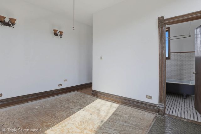 3315 S Wood Street, Chicago, IL 60608