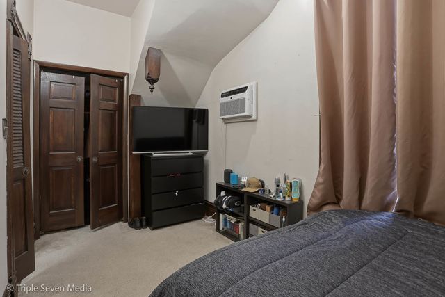 3315 S Wood Street, Chicago, IL 60608