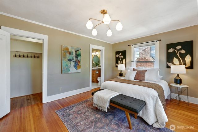 10327 Stone Avenue N, Seattle, WA 98133