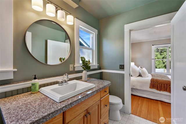 10327 Stone Avenue N, Seattle, WA 98133