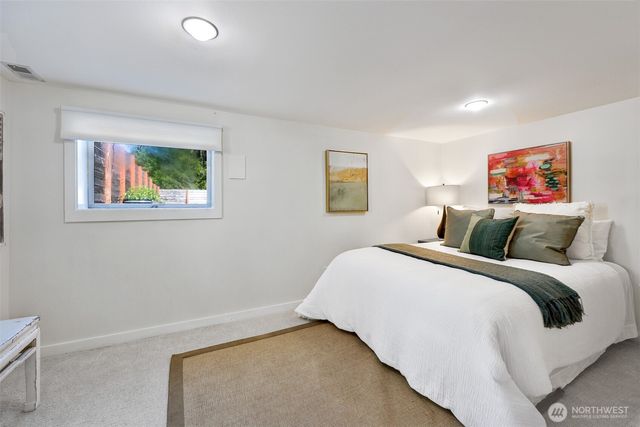 10327 Stone Avenue N, Seattle, WA 98133