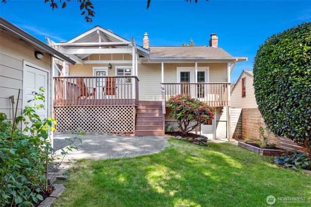 10327 Stone Avenue N, Seattle, WA 98133