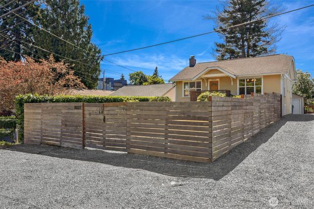 10327 Stone Avenue N, Seattle, WA 98133