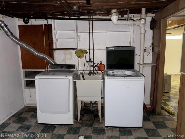 2801 Margaret Street, Melvindale, MI 48122