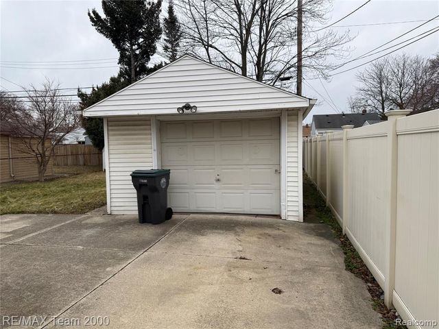 2801 Margaret Street, Melvindale, MI 48122